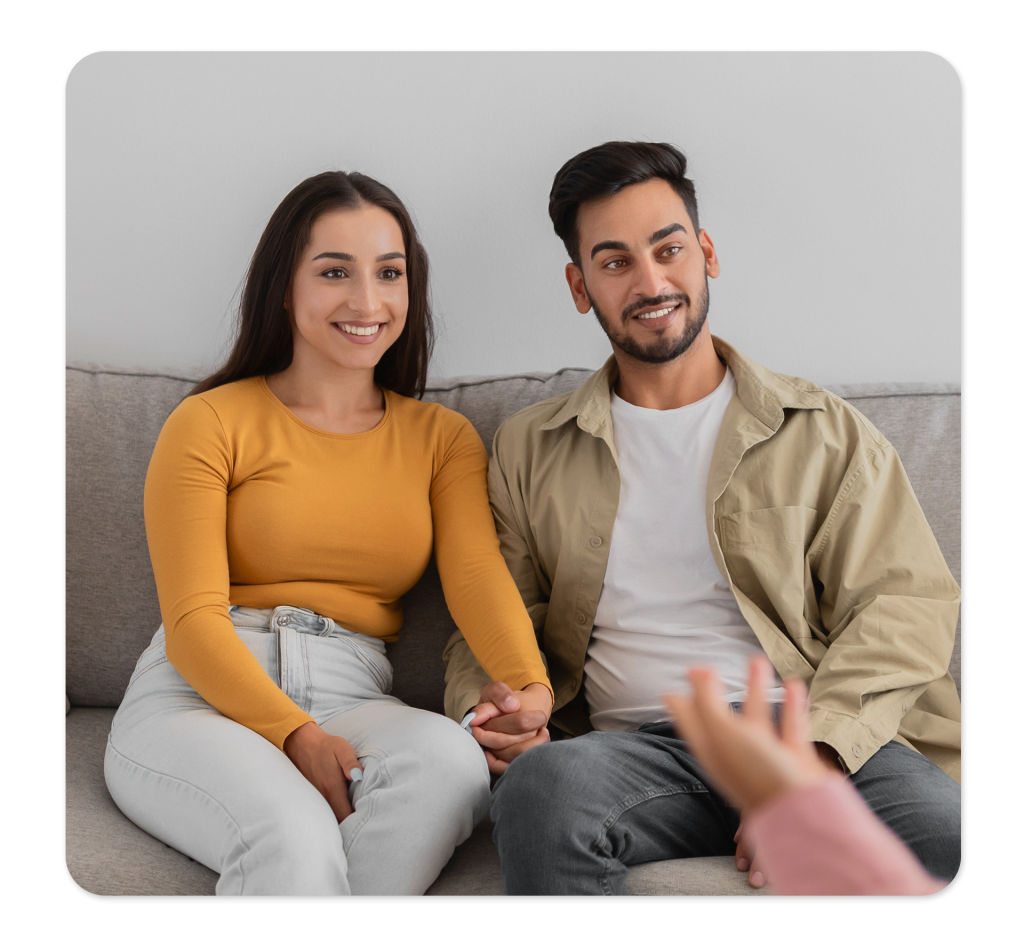 Casal sendo atendido por psicólogo em Brasília na modalidade de Terapia de Casal.