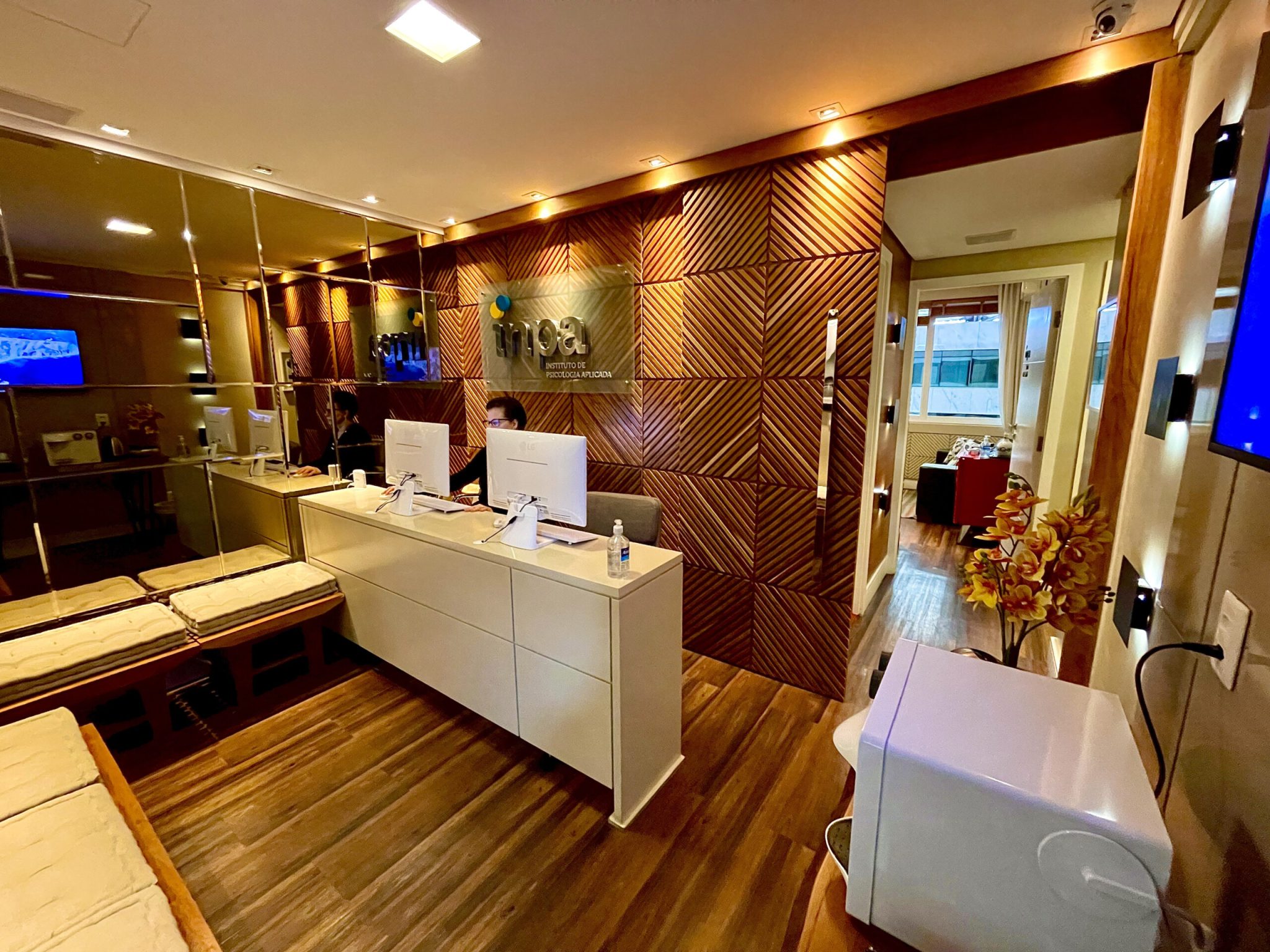Recepção do Inpa - Instituto de Psicologia Aplicada. Empresa que subloca consultórios de psicologia em Brasília-DF.